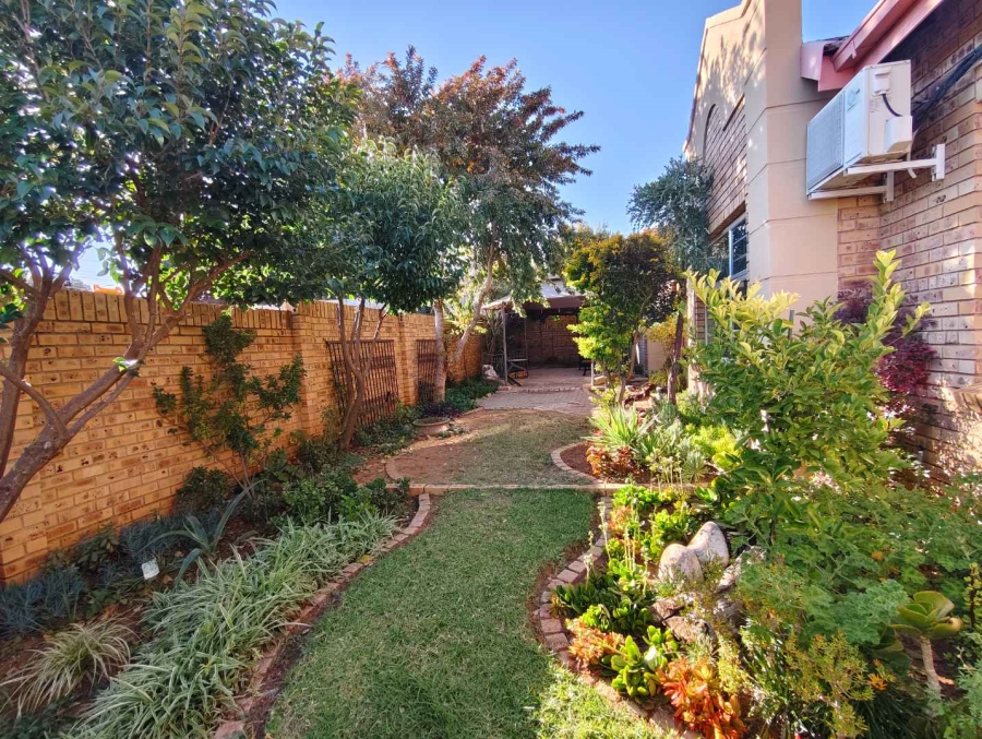 3 Bedroom Property for Sale in Langenhovenpark Free State